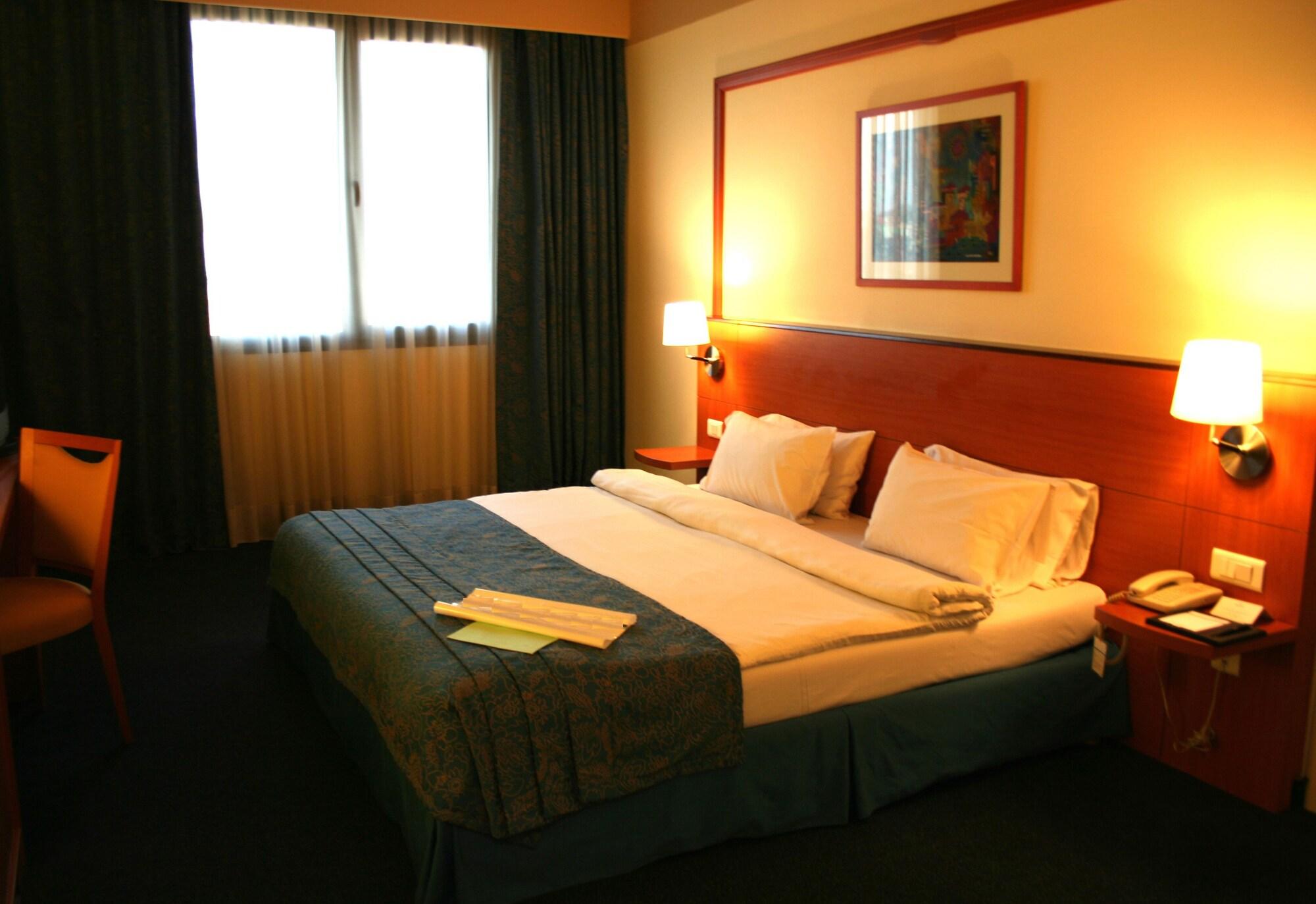 Lancaster Tamar Hotel- Hadath Бейрут Экстерьер фото