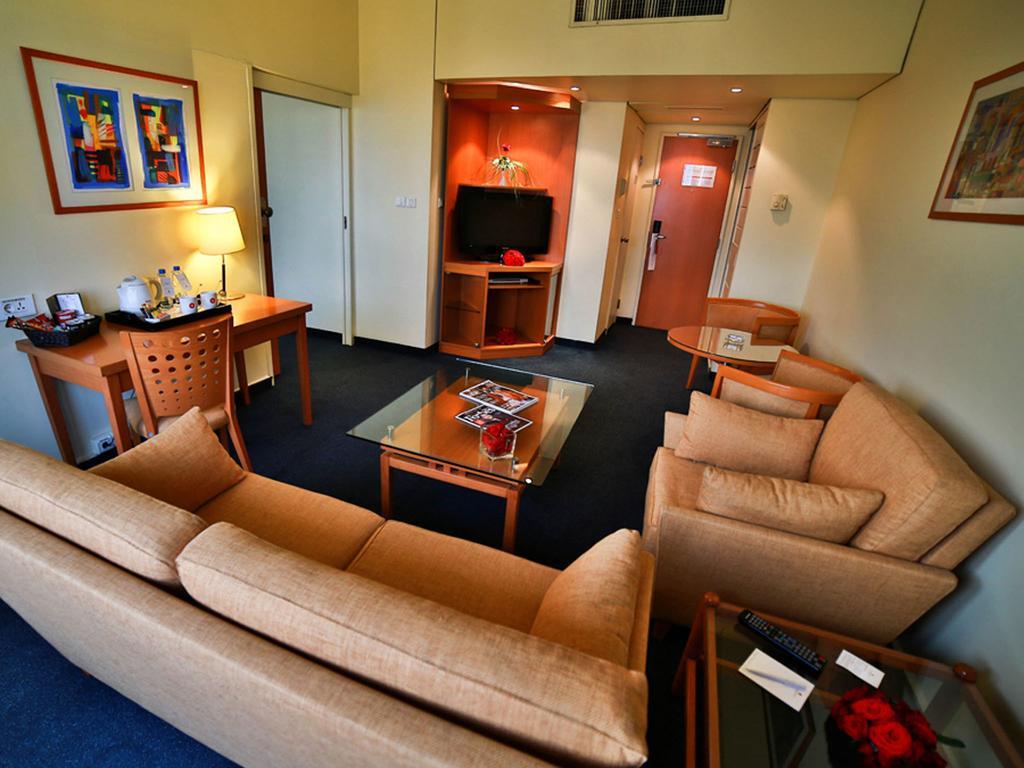 Lancaster Tamar Hotel- Hadath Бейрут Экстерьер фото